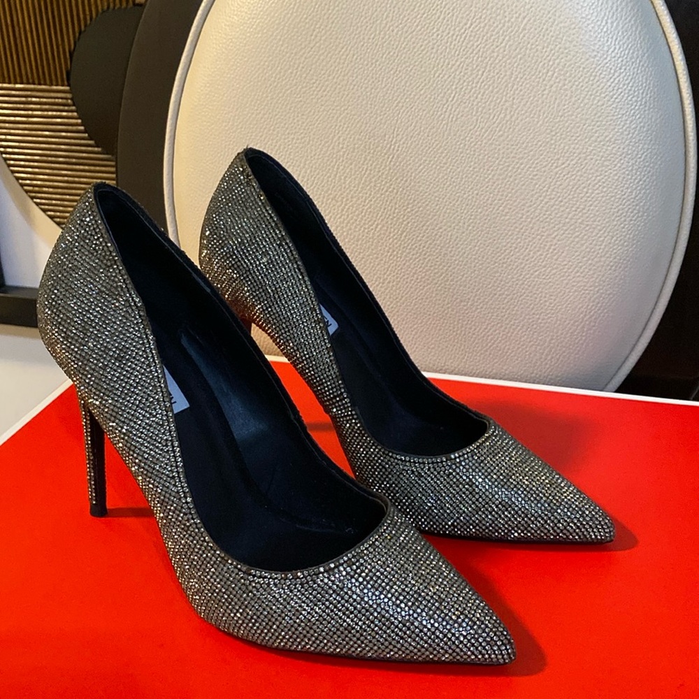 Steve Madden shoes one use in good condition.